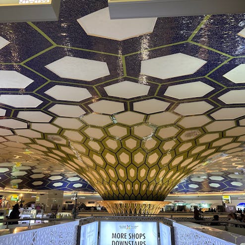 アブダビ国際空港