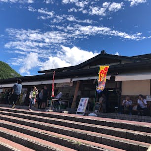 道の駅　日義木曽駒高原ささりんどう館

木曽の美味しいものがいっぱい売っている道の駅。
特に夏はとうもろこしが、大人気。