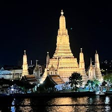 タイ🇹🇭のワットアルン
対岸のルーフトップバーから