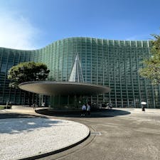 東京・六本木にある「新国立美術館」では、イギリス・テート美術館に所蔵している絵画や現代アートを鑑賞できる「テート美術館展」を開催中。
モネなどの18世紀頃に活躍した画家の作品も見れますよ♪

#東京 #六本木 #新国立美術館 #イギリス #テート美術館 #旅田サトシ