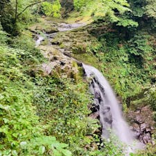 三重　赤目四十八滝

遊歩道を歩いていくと
いくつもの滝に出会えます
マイナスイオンを浴びながら