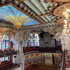 🇪🇸 カタルーニャ音楽堂

外観は修復工事中で見れませんでしたが、細やかで色鮮やかな装飾の内観は、どこをとっても素晴らしかったです。

#puku2'23
#puku2"07
#puku2🇪🇸バルセロナへの旅'23.7
#puku2カタルーニャ音楽堂
#スペイン#バルセロナ#カタルーニャ音楽堂#ステンドグラス
