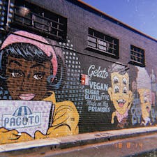 シドニーのマリックビルという
古着や、カフェが充実している
街のウォールアート。
ウォールアートがある街は
少し治安が悪いので、昼間がべすと◎
#シドニー#オーストラリア#ウォールアート