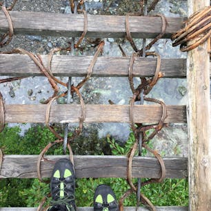 かなり隙間が大きいです。
高所恐怖症の方は注意…。