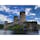 #2023年8月フィンランド旅行記

〜フィンランド湖水地方で古城を訪ねる〜

フィンランド最大の湖サイマー湖畔の観光都市サヴォンリンナSavonlinnaで、#オラヴィ城 Olavinlinnaの見学ツアーに参加しました。

オラヴィ城はスウェーデン王国が国境強化のために城を建てることにしたことが始まりです。建設は1475年に始まり、1400年代終わりまでには東側の2つの塔部分が完成したとのこと。1714年にロシア領となりますが、1721年にスウェーデンに返還。しかしながら1743年には再びロシアの所有となります。オラヴィ城の歴史だけでも、フィンランドがスウェーデンとロシア二つの大国の間で翻弄されてきたことが分かります。

2〜9枚目はツアー中に撮った写真。若い元気なガイドさんの後についてお城の中を周ります。一部狭かったり急な石造りの螺旋階段や通路を通りながら各スペースがどんな風に使われていたのか教えてくれます。9枚目、塔の外壁に飛び出す形になってる部分はトイレです。室内からも見ましたが、台座？に穴が空いているだけの湖にポットン式でした😏湖面が良く見えました、、夏はまだしも冬はすごく寒かっただろうな〜

10枚目はツアーの解説が書かれた紙。なんと日本語版が用意されていました！それもかなりしっかりした日本語です。遠く離れた国で日本語の説明に出会うと感動する私😆チケット売り場で「あなたの言語は？」と聞かれたので答えるとサッと渡してくれました。

#フィンランド
#湖水地方
#サヴォンリンナ
#城