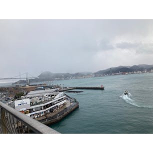 山口県/下関グランドホテル

'22.12.19

ベランダからは唐戸市場や関門橋を望むことができました。その辺りを観光しながら徒歩で門司まで行き、帰りはホテルの目の前に関門汽船で戻ってくるというプチ旅行⁈も、めちゃくちゃ楽しかった〜😆

#puku2'22
#puku2"12
#puku2青春18きっぷ旅'22.12
#puku2山口
#山口#下関グランドホテル#ホテル