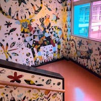 廃校を利用して、グランピングやキャンプを楽しみながら、アートも楽しめる施設が那須町に誕生しました。

「那須ユートピア美野沢アートビレッジ」です。

サウナや、アートだけの見学も可能です。




#那須　#栃木県
#那須ユートピア美野沢アートビレッジ