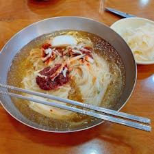 ハルメ カヤ ミルミョン　南浦洞
釜山の郷土料理、ミルミョン。
小麦粉麺で辛くなくて食べやすいですよ😙