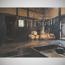 数多くの民話や伝承が残る、昔ながらの遠野（岩手県）を体感できる「伝承園」へ✨

オシラサマ伝説のオシラサマにお願い事ができる御蚕神堂や国指定重要文化財の菊池曲り家、お食事処やおみやげどこなど見どころいっぱい❣️

『遠野物語』の世界感を、ぜひ垣間見てみて下さいね☺️✨