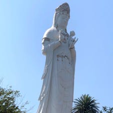 小豆島大観音
オリーブの島の三大霊場を巡る、しあわせめぐりはいかがですか。しあわせめぐりとは・・・自分の心にすべてのものごとを幸せとして受けとめる「心的常態」のことであります。

#サント船長の写真　#小豆島