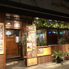 【NATIVE DELI ネイティヴデリ】石垣市
石垣牛が美味しく食べられるレストラン。
ドイツ人の店主さんが作るこだわりの製法は「真空調理法」。
牛本来の旨味が濃厚でしっとり、しかもとっても柔らかい！この柔らかさにはびっくりです。