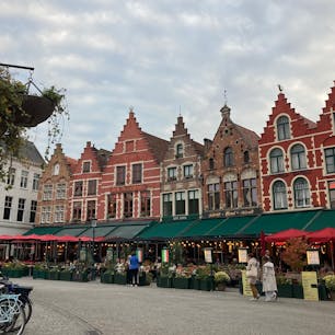 🇧🇪 ベルギー・ブルージュ

マルクト広場

#puku2'23
#puku2"10
#puku2ベネルクスへの旅🇧🇪
#puku2ブルージュ
#puku2マルクト広場（ブルージュ）
#ベルギー#ブルージュ#マルクト広場#広場