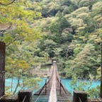 静岡県寸又峡
夢の吊り橋
朝1番に　清々しい景色
普段は混み合っているらしいので一方通行　人数制限有り
渡ってからの階段が大変！