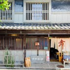 初夏に伺った、旧鈴木邸。
暑い日でしたが、丁寧に入れられた冷たい緑茶が、喉を潤してくれました。
築110年にもなるこちら。
風通しがとっても良くて、心地良い時間でした。