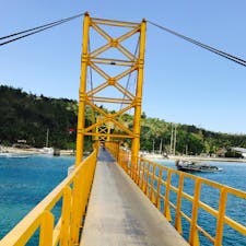 インドネシア  レンボンガン島
イエローブリッジ
（チュニガン島を結ぶ橋）