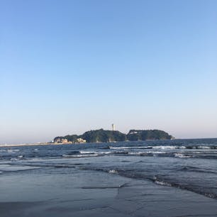 鵠沼海岸から見た江ノ島です
