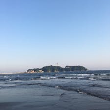 鵠沼海岸から見た江ノ島です