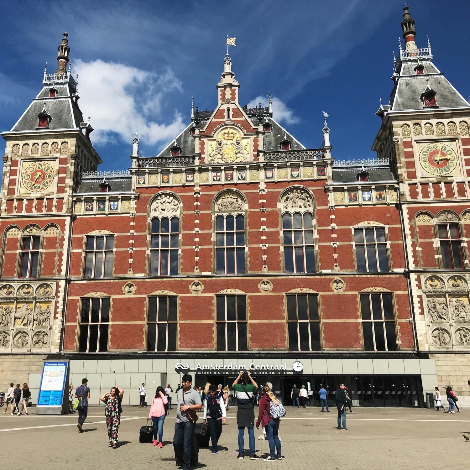 アムステルダム中央駅 Station Amsterdam Centraal の投稿写真 感想 みどころ Amsterdam Central Station 東京駅 トリップノート