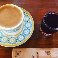 イスタンブール
ウスキュダルのカフェ
Âşiyan kitap ve kahve