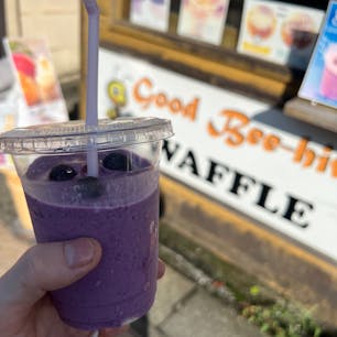 2023年9月16日(土)
本格的手焼きワッフルの店「Good Bee-hive」
喉が渇いたのでバナナ•ベリーシェイクを頂きました🍌🫐
次回はワッフルを食べたい🧇✨

#バナナベリーシェイク #グッドビーハイブ #小町通り
#鎌倉 #神奈川