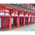 羅城門（らじょうもん）は、古代日本の都城の正門。朱雀大路の南端に位置し、北端の朱雀門と相対する。後世に「羅生門（らしょうもん）」とも。

コレは京都駅中央口を出て東側に10分の1の羅城門です。
京都で再建して欲しい建物で2番目らしい、1番は二条城の天守閣だそうです♪

#サント船長の写真