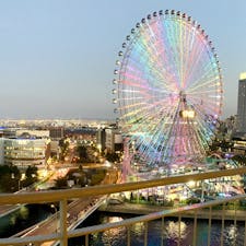 横浜みなとみらい
横浜ベイホテル東急からの景色
ビューバスのお部屋にすると浴槽🛁とベランダから観覧車が見えます。
🎡いろんな色に変化してキレイでした✨
