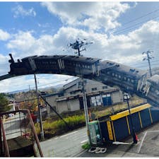 奥州市の及源鋳造さん。

南部鉄器の老舗です。
落ち着いていて綺麗な店内にはオシャレな南部鉄器がたくさんありました。

個人的なツボポイントは銀河鉄道のモニュメント？と緑色のポスト、事務所前の鉄瓶です。