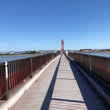 【筑後川昇開橋】
文化財としての正式名称は旧筑後川橋梁。1935年の開通当時は、国鉄佐賀線（汽車）が通っていた。通り抜けるのは無料で、タイミングが合えば、スタッフのおじさんが橋を昇降してくれる。その時のおじさんのトークがとっても面白い！また、橋の上から見る越後がわの雄大さはすごい。