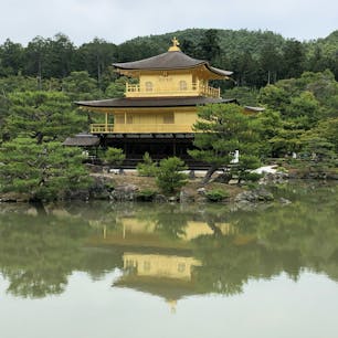 金閣寺(鹿苑寺)

これぞっていう文化財。
水面に映る舎利殿も魅力♪
2023.6.4