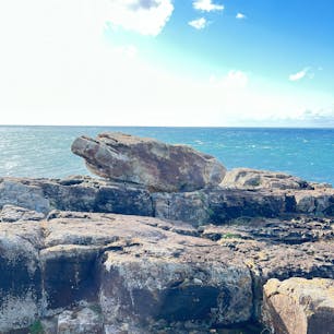 三段壁

三段壁を歩きました。
先端までは行けませんが、
洞窟から見たサドンロックは見れます。
2023.12.17