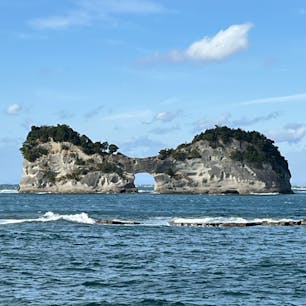円月島

白浜の高嶋。
夕陽で有名なスポット。
2023.12.17