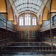 🇳🇱  オランダ・アムステルダム国立美術館

『カイパース図書館』

広い美術館の中には、なんと立派な図書館まであります！！

まるで映画のセットのようですが、下のフロアーには実際に利用されている人の姿が見えます。

羨ましすぎ〜〜😆


#puku2'23
#puku2"10
#puku2ベネルクスへの旅🇳🇱
#puku2美術館
#アムステルダム国立美術館