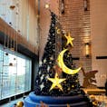 今日25日まで開催している東京・丸の内のクリスマスイルミネーション！
ディズニーの人気アニメとコラボしたクリスマスツリーはもちろん、シャンパンゴールドのイルミネーションも注目ですよ♪

#東京 #丸の内 #クリスマス #クリスマスツリー #イルミネーション