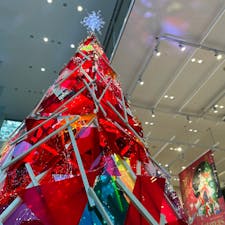 メリークリスマス！
玉川高島屋で、カラフルなクリスマスツリーが！！
子供達の可愛い絵も展示してありました^_^

#玉川高島屋
#クリスマス
#クリスマスツリー
#子供の絵