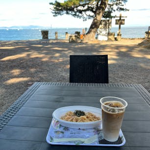 らぴゅカフェ

友ヶ島で唯一の飲食店。
景色が良い所でランチしました。
2023.12.24