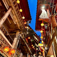 台湾
九份
千と千尋の神隠しの雰囲気を楽しめる所として有名です。