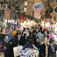 イラン🇮🇷
テヘランのバザールにて。
イランはとっても親日で、ニュースで取り上げられるイランのイメージとは全然違う、とても治安のよい国でした。