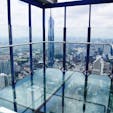 KL (Kuala Lumpur) Tower / Kuala Lumpur

クアラルンプールの「KLタワー」には、地上 300 mの位置に展望デッキがあり、全面がガラスでできた「スカイボックス」が2つ設置され、休日は1時間待ちの人気です♪怖すぎます。。。

#kualalumpur #bluemoon