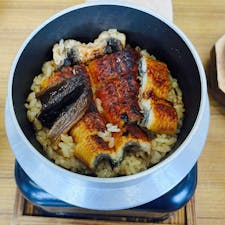 釜めし弁慶

法隆寺の側にある釜めし屋。
いろんな種類の釜めしがあります。
出来上がりに時間がかかりますが、
美味しく頂きました♪
2024.1.8