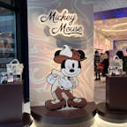 Disney FLAGSHIP TOKYO / Tokyo

新宿にある「ディズニーフラッグシップ東京」。
ゴディバとのコラボチョコレートや、バレンタイン向けチョコレート商品が満載！

#tokyo #tokyosightseeing #shopdisneyjp #shinjuku #bluemoon