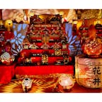 茨城県桜川市の「真壁のひなまつり」へ！

お雛様を飾る家やお店が100軒以上あり、真壁の歴史ある街並みと共に可愛らしいお雛様を観ることができます。

一軒一軒違うお雛様を観てまわれることはもちろんのこと、グルメや町の方との交流、歴史ある建造物の数々を観て巡ることができるので、この機会にぜひ訪れてみて下さいね♪

※2024年の真壁のひなまつりは、2/4〜3/3まで