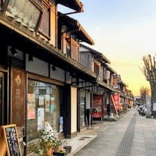 滋賀
夢京橋キャッスルロード

風情ある街並みを歩き
近江牛をいただきました。