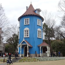 埼玉・飯能にある「ムーミンバレーパーク」。
ムーミンとその仲間たちとのショーやマンガに出てくる施設を再現したスポット、さらに原画も展示されており、初めての方でも原作の舞台・フィンランドに行った気分を楽しめますよ♪

#埼玉 #飯能 #メッツァヴィレッジ #ムーミンバレーパーク #マンガ #再現