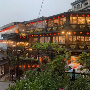 九份の降水確率は80%らしい。
階段昇るの大変だった〜