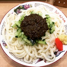 盛岡じゃじゃ麺。食べ終えた器にスープと卵をいれるチータンもおすすめ🥣