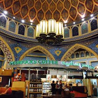 ドバイのイブンバットゥータモールの中にあるスタバ！