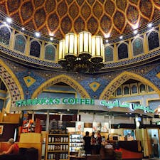 ドバイのイブンバットゥータモールの中にあるスタバ！