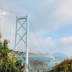 広島　しまなみ海道
因島大橋

しまなみ海道にかかる橋は
素敵ですね。