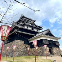 島根県 松江城
お堀を巡る遊覧船も出ていて、風情あるお城でした。近くの観光物産館は島根県の陶芸窯が一同に揃う売り場があり、ここで好みの器を見てから直接窯元に行ってもいいかも。
