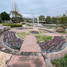 花博記念公園鶴見緑地

国際庭園
当時からは老朽化が進んでますが、
世界各国の庭園をウォーキングしながら気軽に見れるのは
貴重だなと思いました♪
2024.3.24